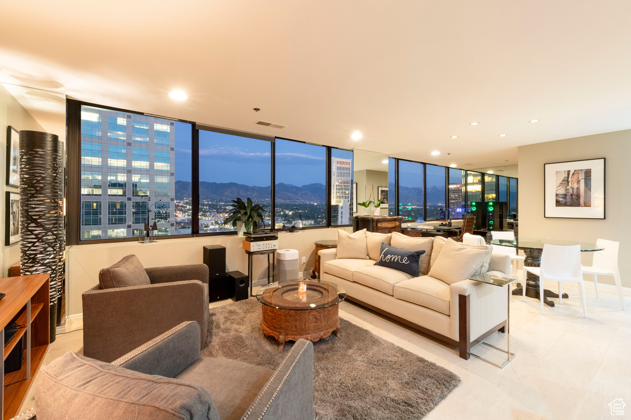 Salt Lake City, Utah, 84101, United States, 2 Bedrooms Bedrooms, ,1 BathroomBathrooms,Residential,For Sale,1897023