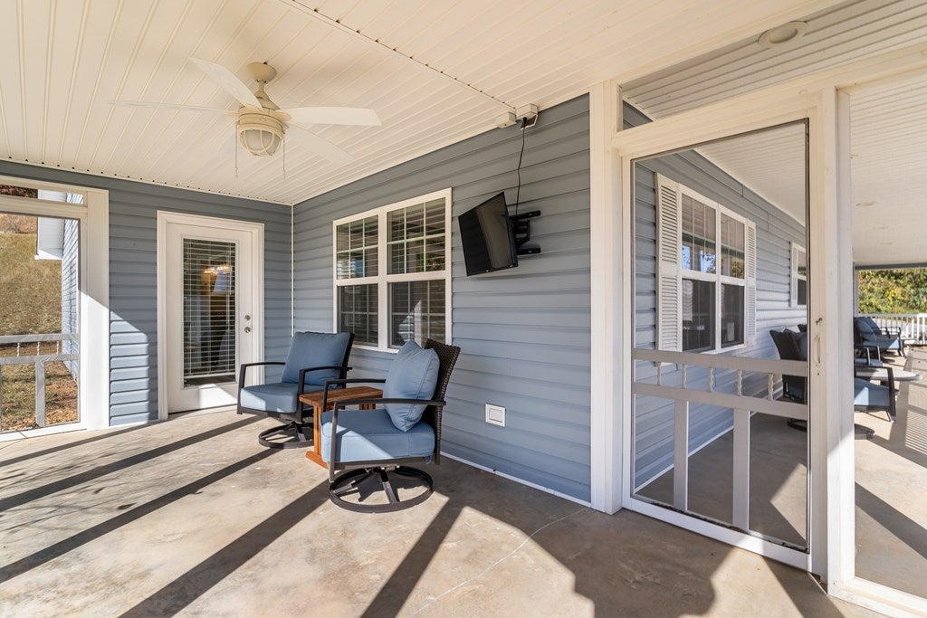 Blue Ridge, Georgia, 30513, United States, 3 Bedrooms Bedrooms, ,2 BathroomsBathrooms,Residential,For Sale,1987936