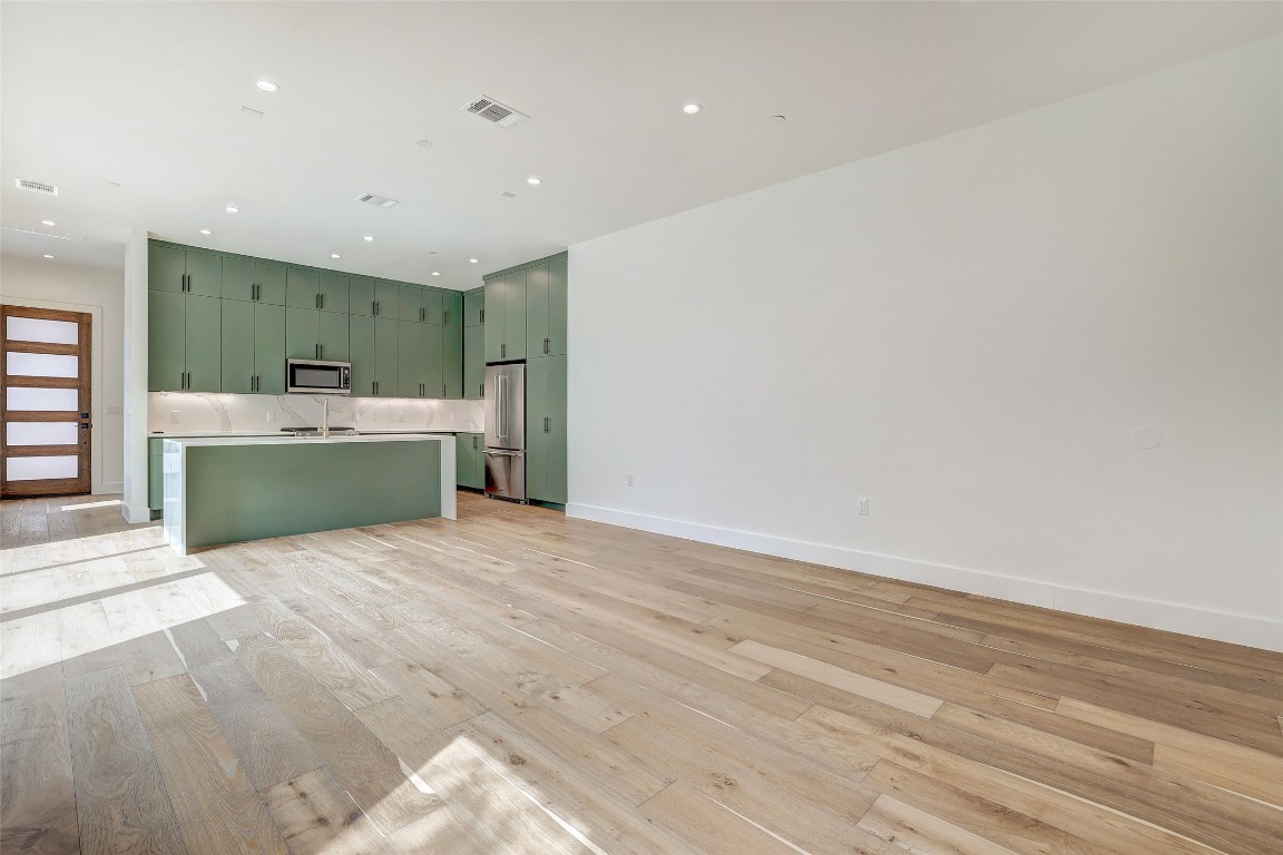 Austin, Texas, 78704, United States, 2 Bedrooms Bedrooms, ,3 BathroomsBathrooms,Residential,For Sale,1901226