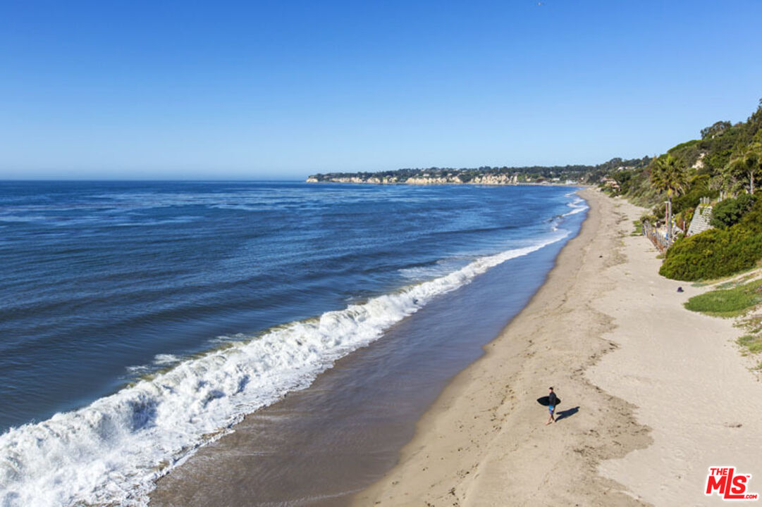 Malibu, California, 90265, United States, 5 Bedrooms Bedrooms, ,6 BathroomsBathrooms,Residential,For Sale,1895522