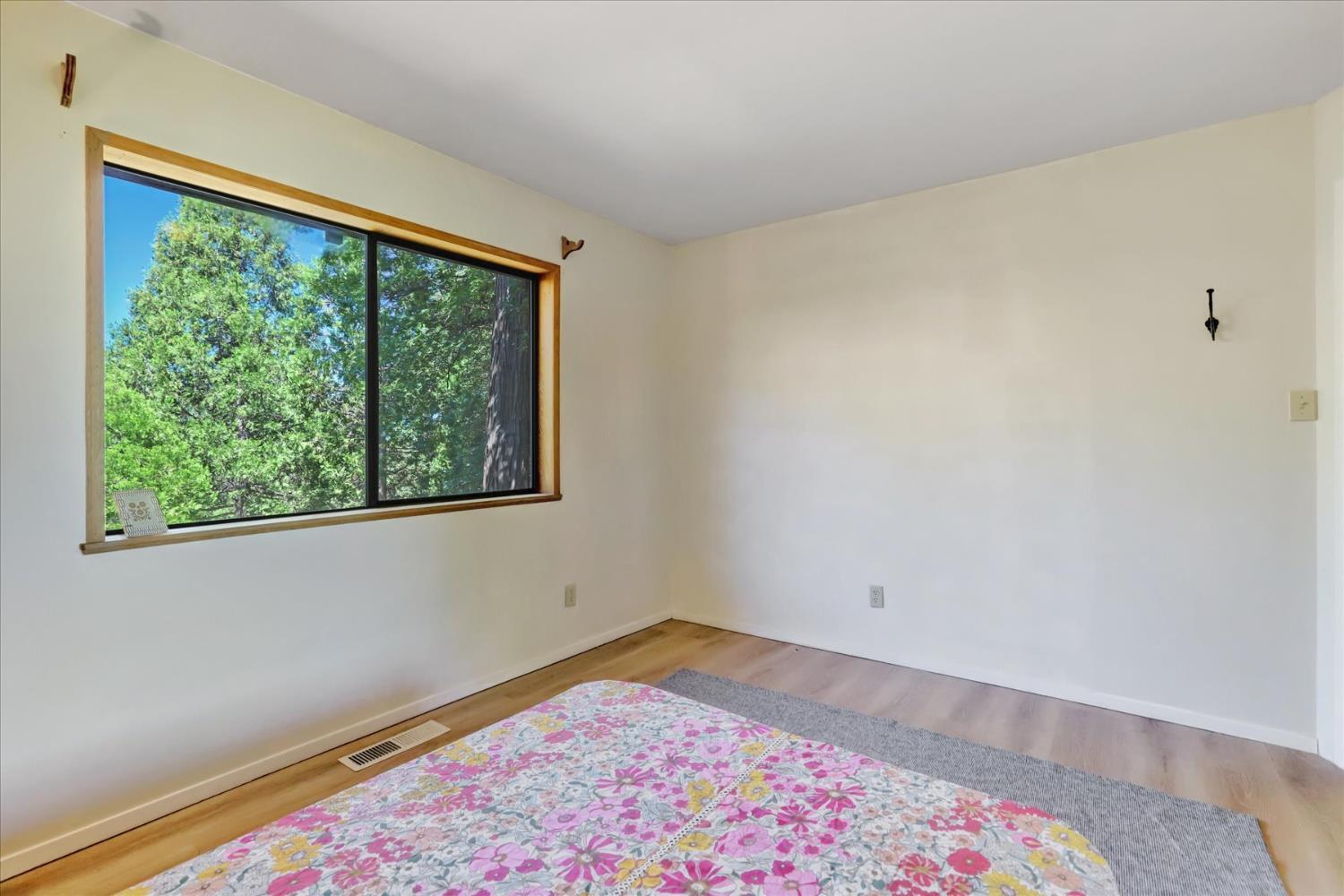 Nevada City, California, 95959, United States, 2 Bedrooms Bedrooms, ,2 BathroomsBathrooms,Residential,For Sale,1982530