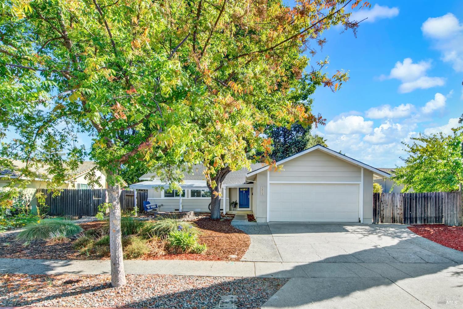 Napa, California, 94558, United States, 3 Bedrooms Bedrooms, ,2 BathroomsBathrooms,Residential,For Sale,1939926