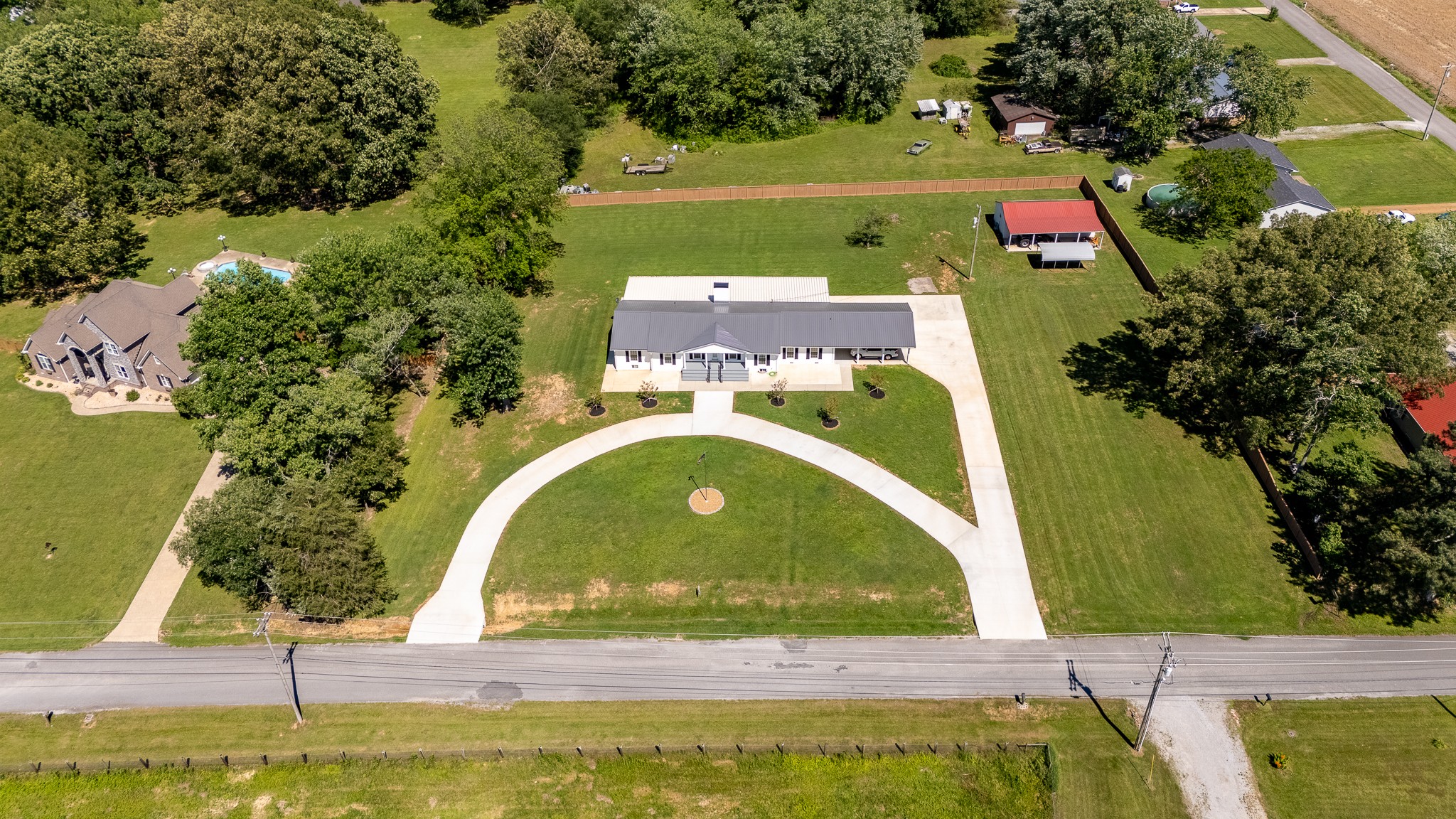 Lawrenceburg, Tennessee, 38464, United States, 3 Bedrooms Bedrooms, ,2 BathroomsBathrooms,Residential,For Sale,1828179