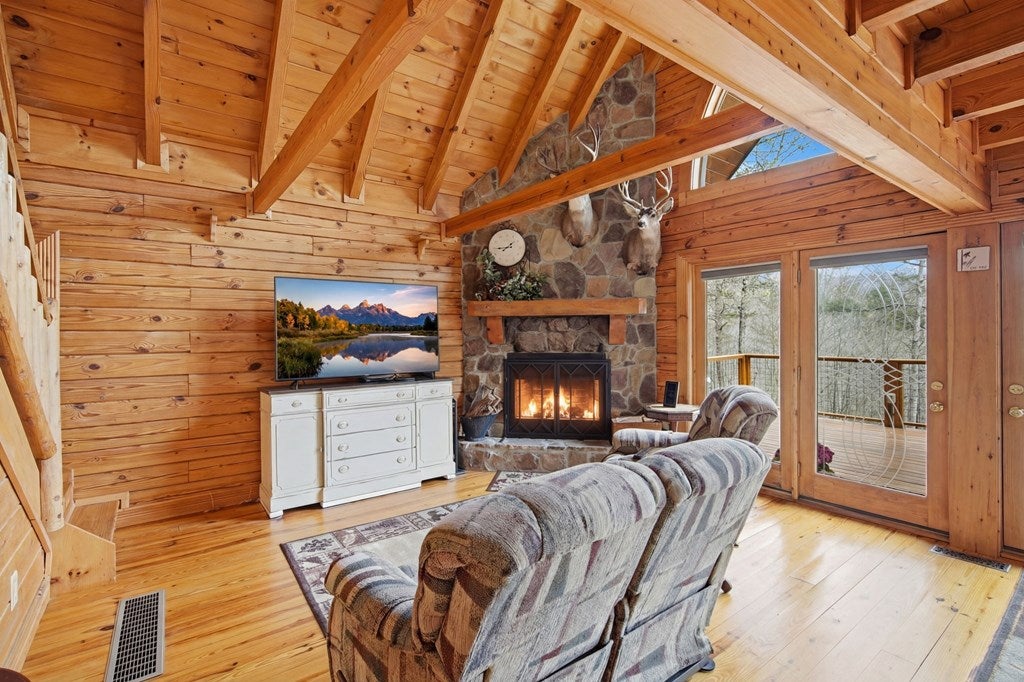 Ellijay, Georgia, 30536, United States, 2 Bedrooms Bedrooms, ,3 BathroomsBathrooms,Residential,For Sale,2034999