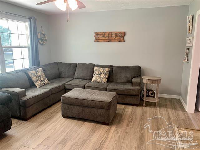 Pensacola, Florida, 32526, United States, 4 Bedrooms Bedrooms, ,3 BathroomsBathrooms,Residential,For Sale,1940063