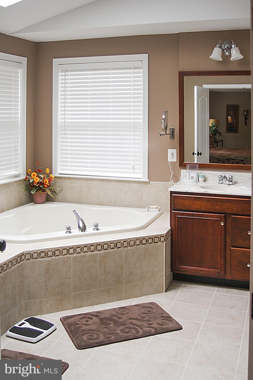 Winchester, Virginia, 22602, United States, 5 Bedrooms Bedrooms, ,5 BathroomsBathrooms,Residential,For Sale,1982956