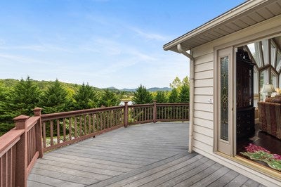 Young Harris, Georgia, 30582, United States, 2 Bedrooms Bedrooms, ,3 BathroomsBathrooms,Residential,For Sale,1940477