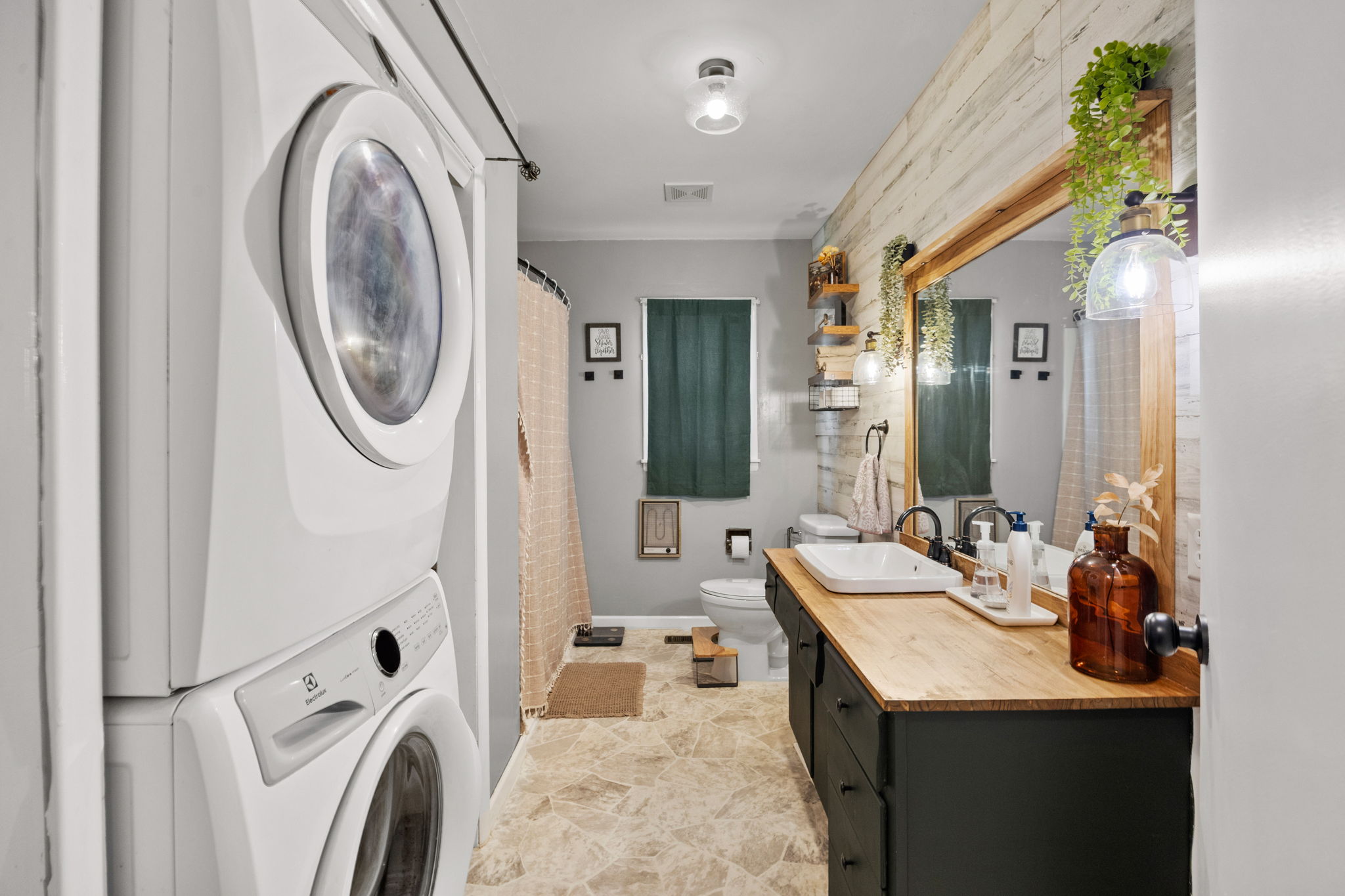  Charming Two Bedroom Home in Friendly Small-Town Community - 物件實景