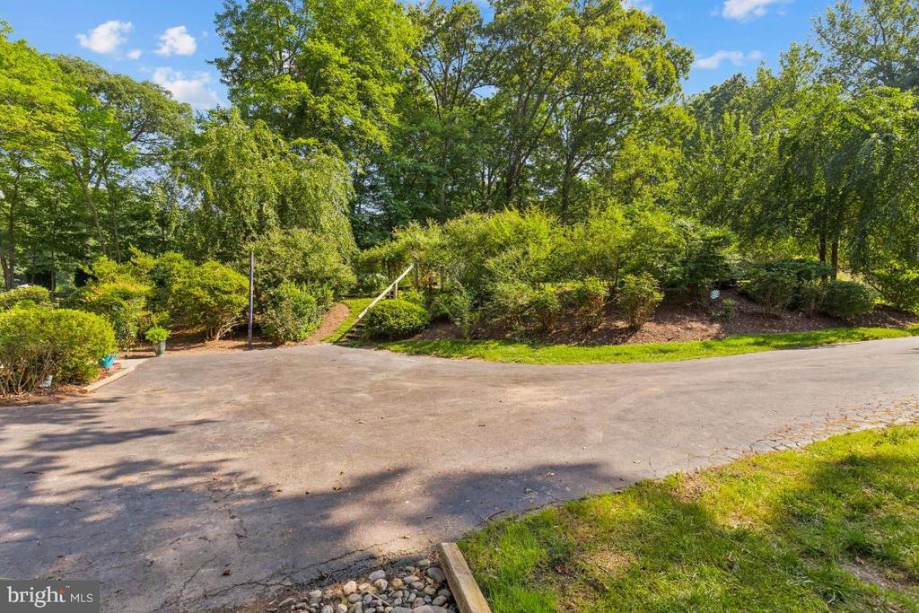 Fairfax, Virginia, 22030, United States, 3 Bedrooms Bedrooms, ,3 BathroomsBathrooms,Residential,For Sale,1904338