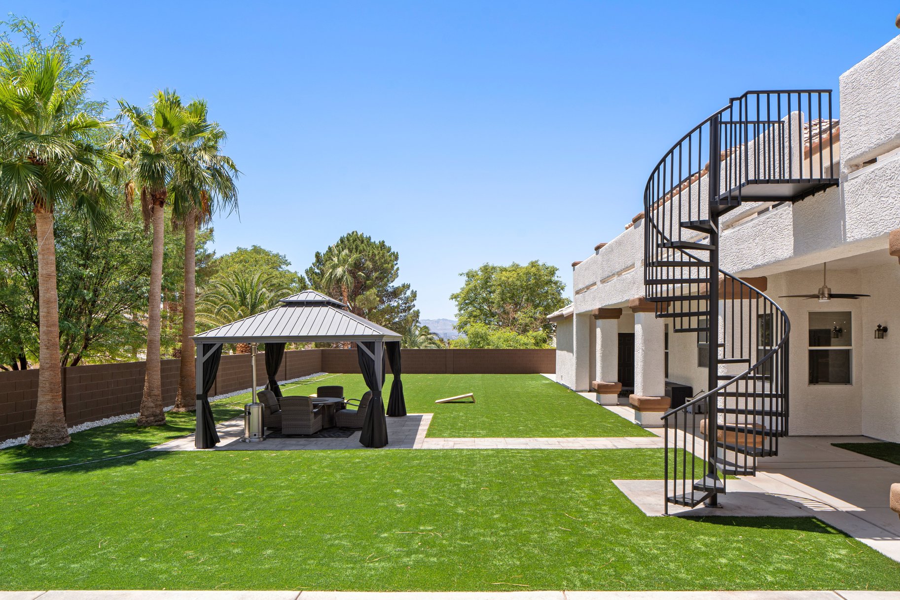  Custom Estate with Full Size Pickleball Court - 物件實景