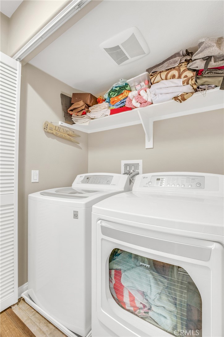 Lakewood, California, 90715, United States, 3 Bedrooms Bedrooms, ,4 BathroomsBathrooms,Residential,For Sale,1860565