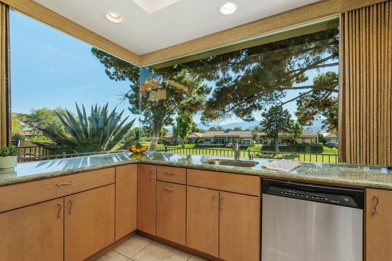 Rancho Mirage, California, 92270, United States, 3 Bedrooms Bedrooms, ,2 BathroomsBathrooms,Residential,For Sale,1999734