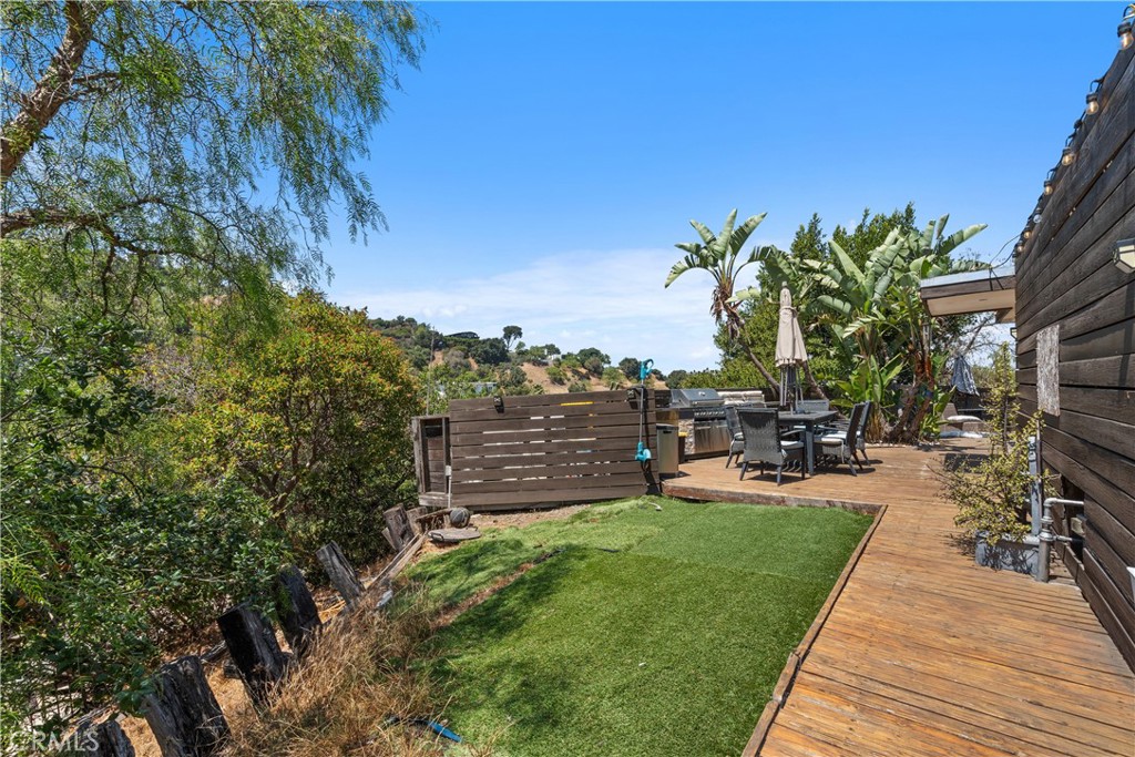 Los Angeles, California, 90068, United States, 2 Bedrooms Bedrooms, ,2 BathroomsBathrooms,Residential,For Sale,1918041