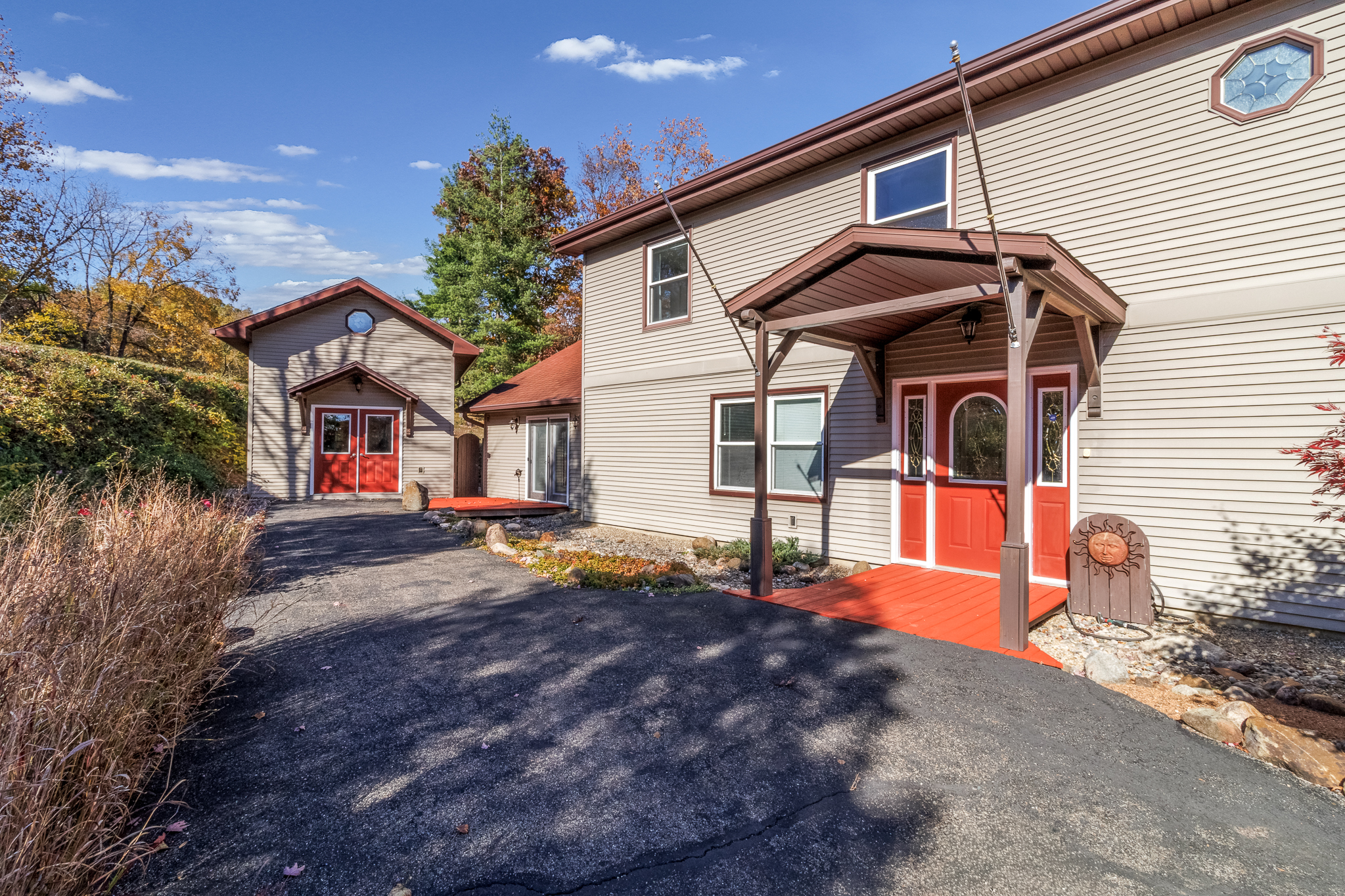 Charelston, Illinois, 61920, United States, 3 Bedrooms Bedrooms, ,3 BathroomsBathrooms,Residential,For Sale,1988576