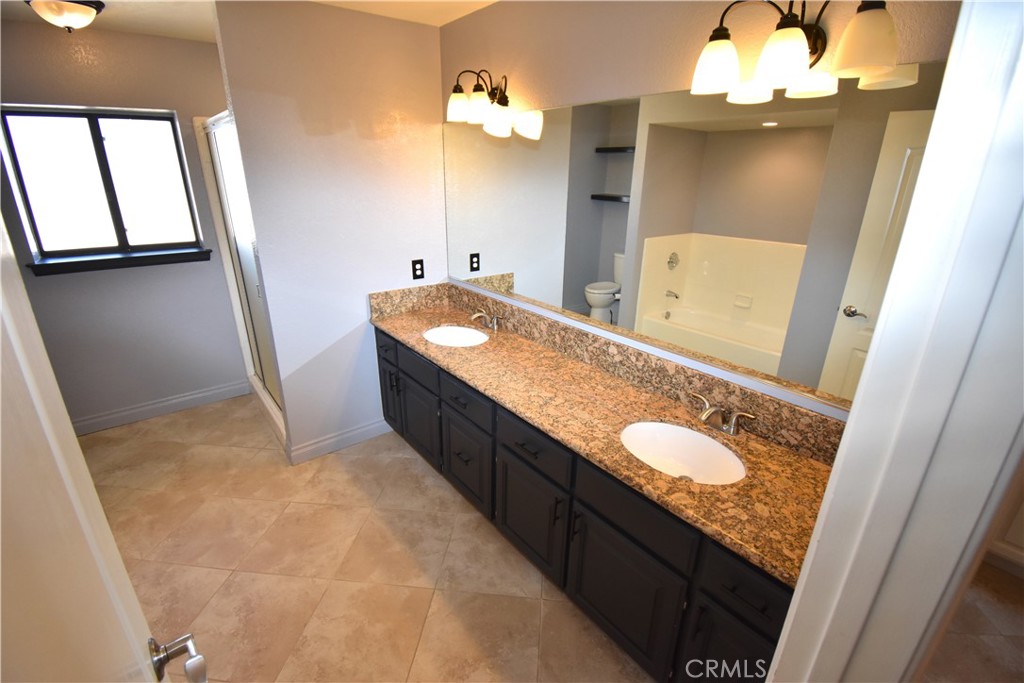 Apple Valley, California, 92308, United States, 5 Bedrooms Bedrooms, ,4 BathroomsBathrooms,Residential,For Sale,1941981