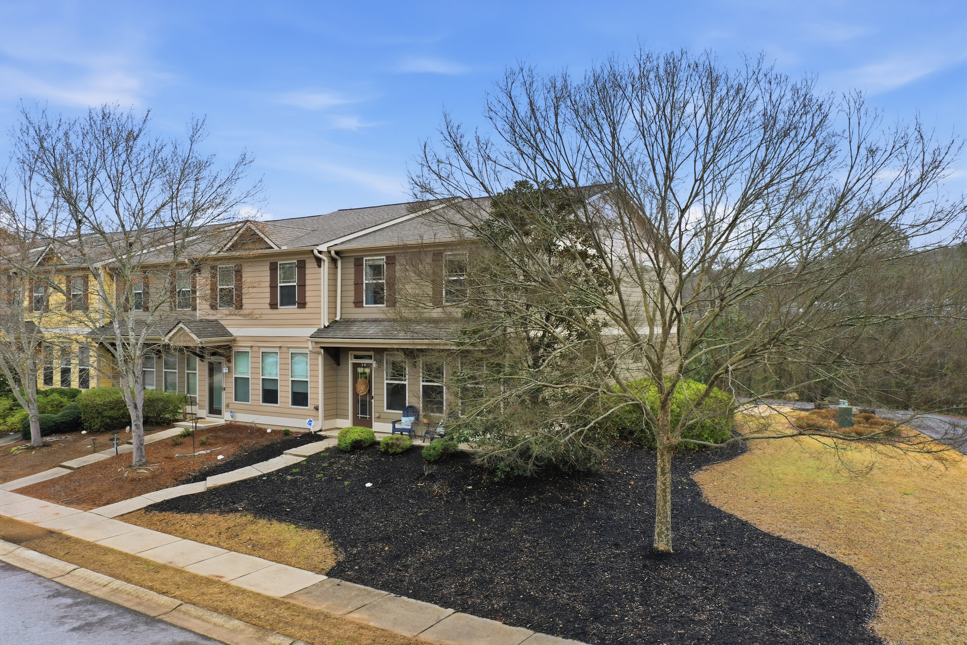  Charming End-Unit Townhome at the End of a Peaceful Cul-de-Sac - 物件實景