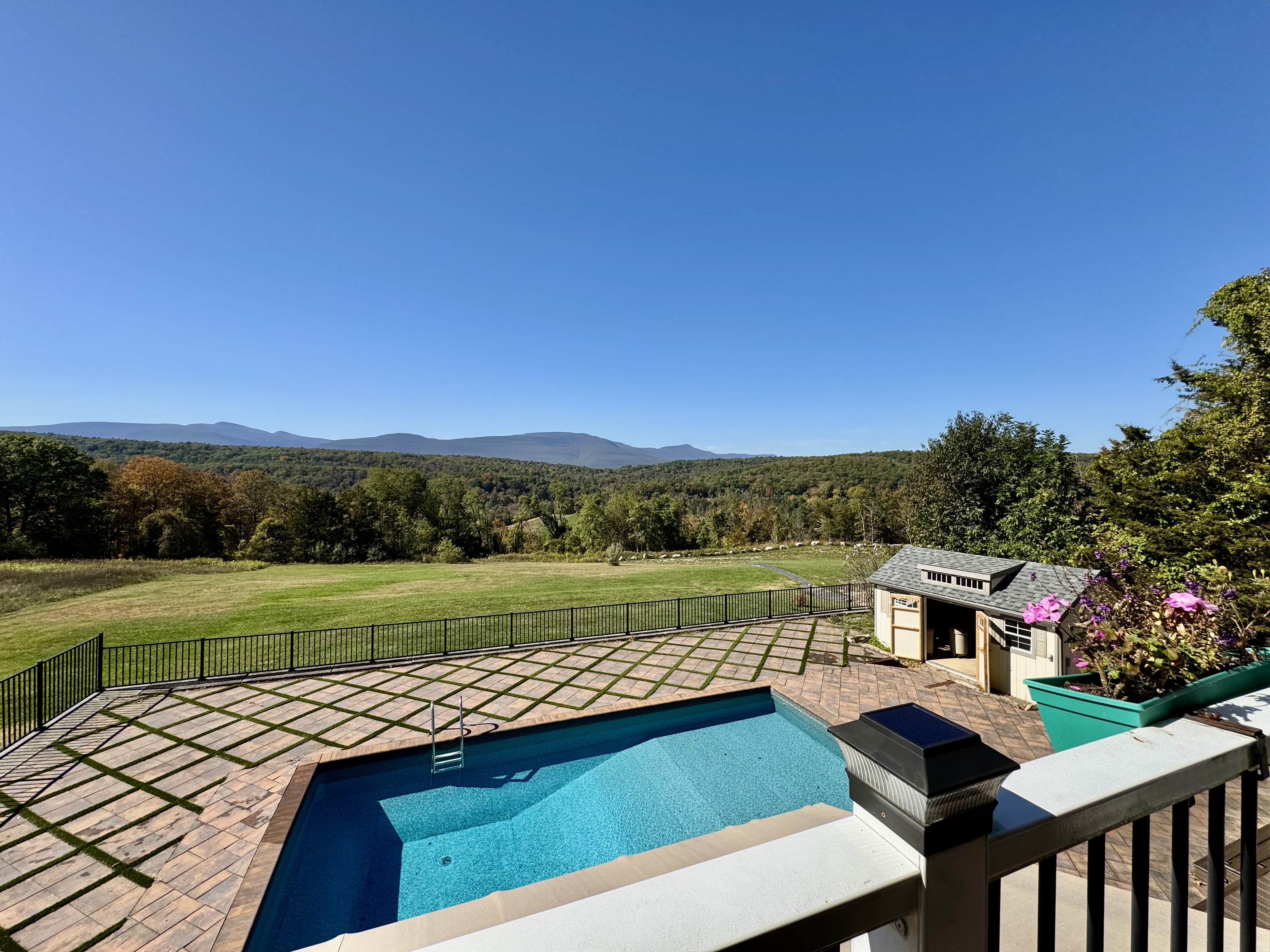 Catskill, New York, 12414, United States, 4 Bedrooms Bedrooms, ,3 BathroomsBathrooms,Residential,For Sale,1977487