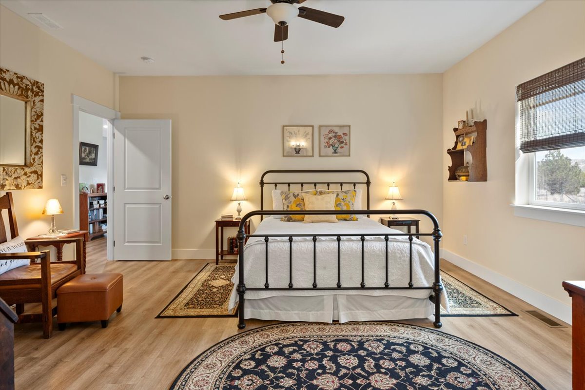 Prineville, Oregon, 97754, United States, 3 Bedrooms Bedrooms, ,2 BathroomsBathrooms,Residential,For Sale,1721299