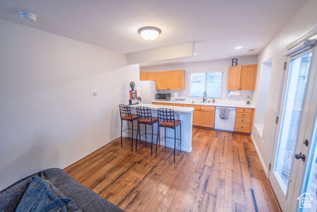 Sandy, Utah, 84070, United States, 3 Bedrooms Bedrooms, ,3 BathroomsBathrooms,Residential,For Sale,1975525