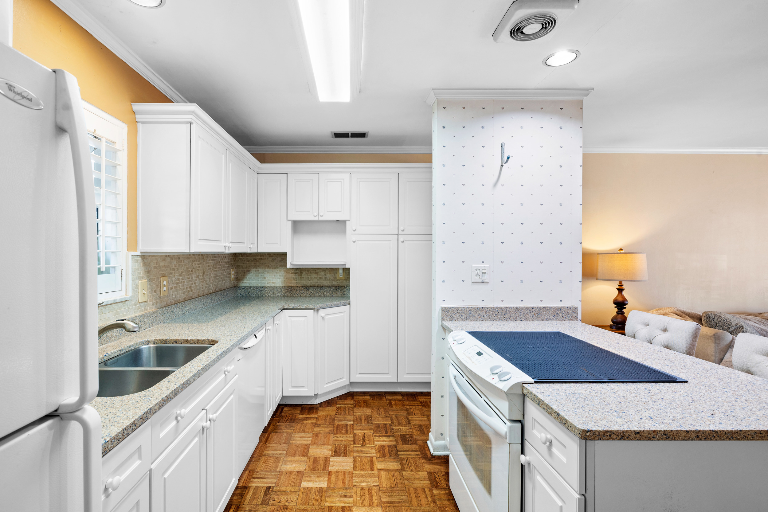 Tampa, Florida, 33618, United States, 3 Bedrooms Bedrooms, ,2 BathroomsBathrooms,Residential,For Sale,1994260