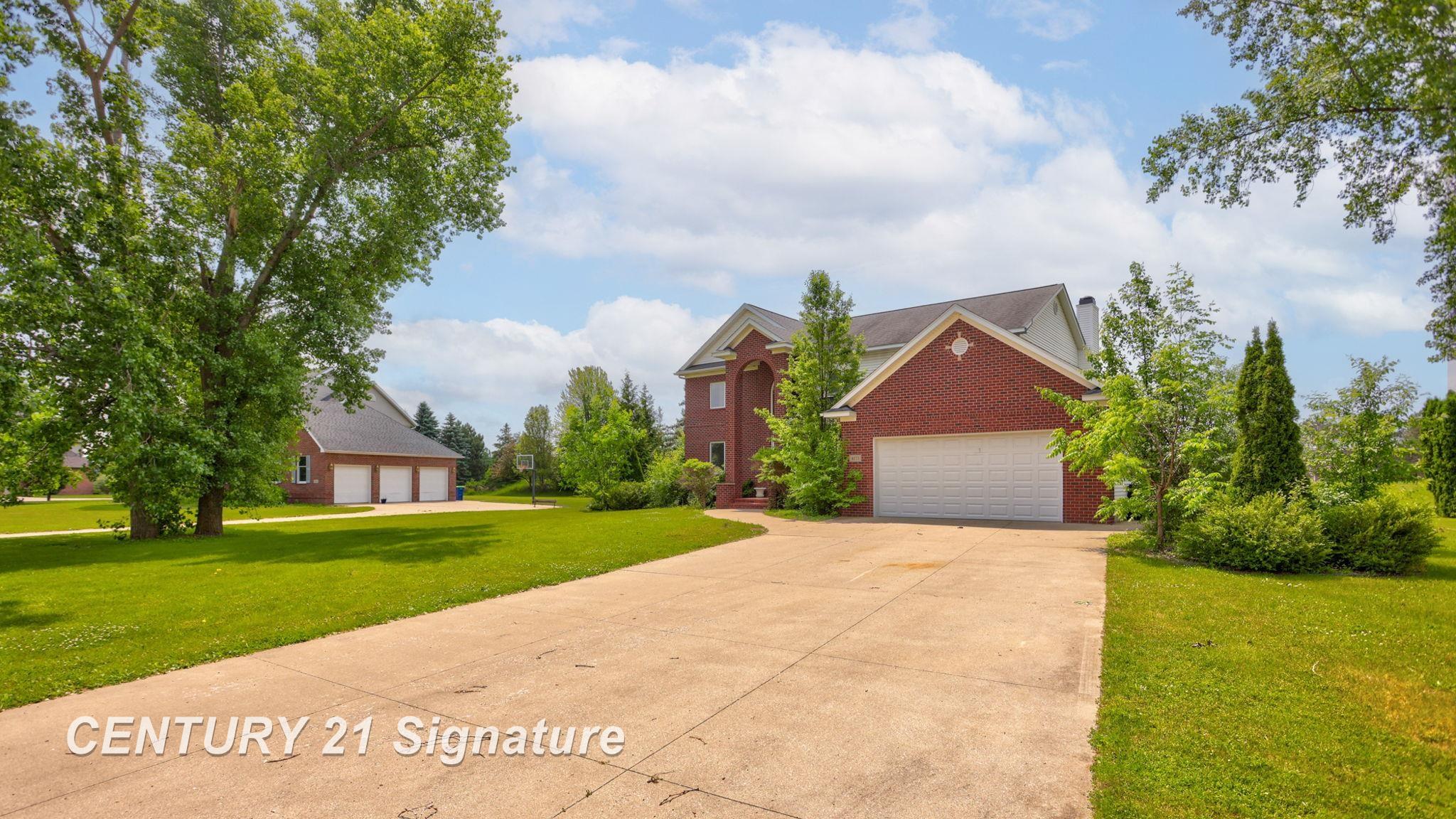 Saginaw, Michigan, 48603, United States, 4 Bedrooms Bedrooms, ,4 BathroomsBathrooms,Residential,For Sale,1920670