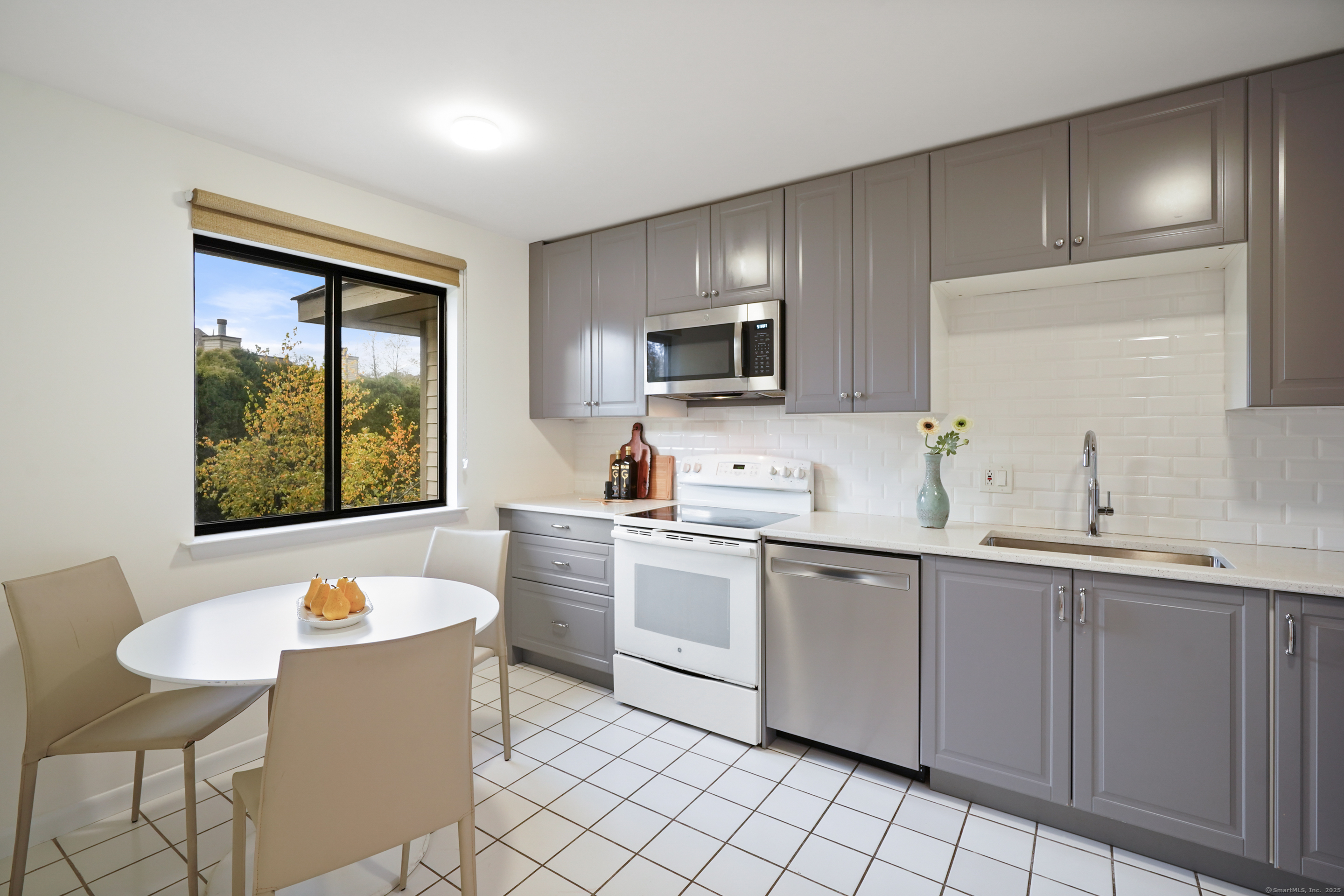 Stamford, Connecticut, 06905, United States, 2 Bedrooms Bedrooms, ,3 BathroomsBathrooms,Residential,For Sale,1997039