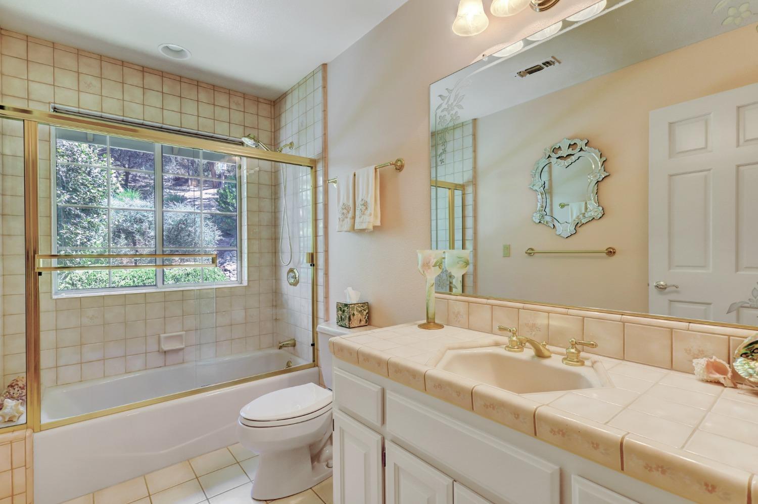 Grass Valley, California, 95949, United States, 3 Bedrooms Bedrooms, ,3 BathroomsBathrooms,Residential,For Sale,1825193