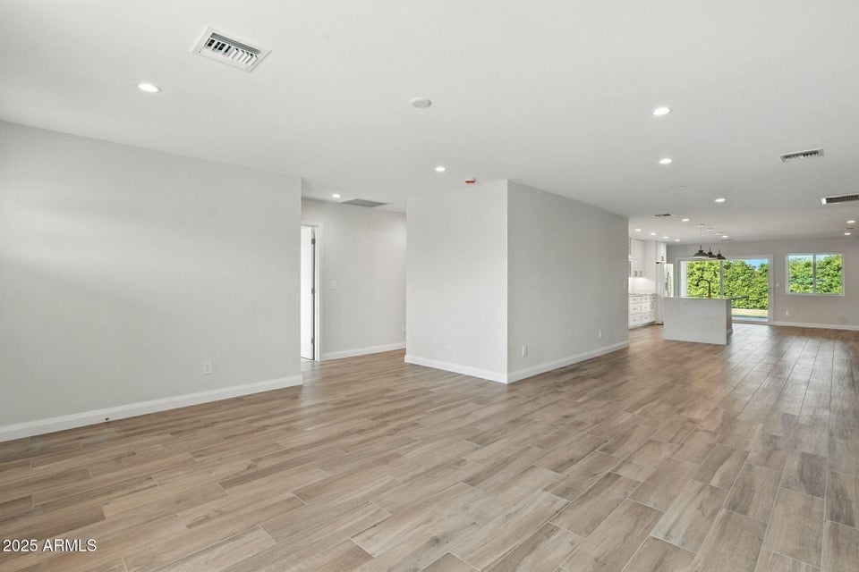 Phoenix, Arizona, 85008, United States, 4 Bedrooms Bedrooms, ,2 BathroomsBathrooms,Residential,For Sale,1974432