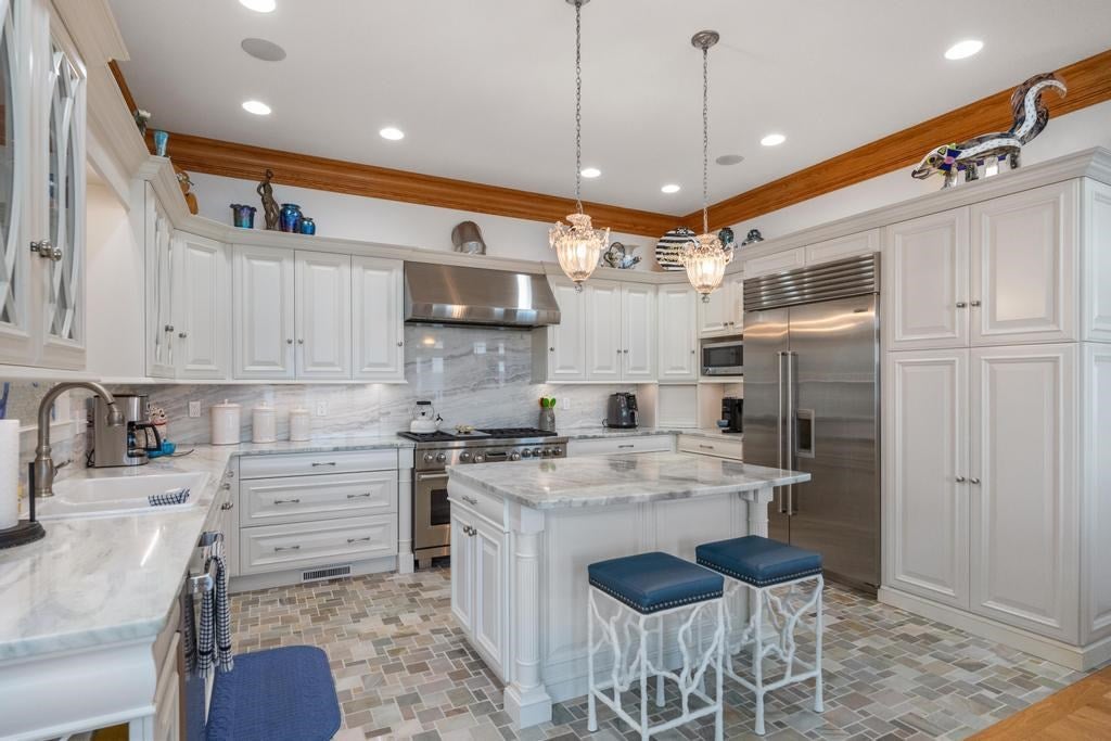 Boyne City, Michigan, 49712, United States, 5 Bedrooms Bedrooms, ,6 BathroomsBathrooms,Residential,For Sale,1890151
