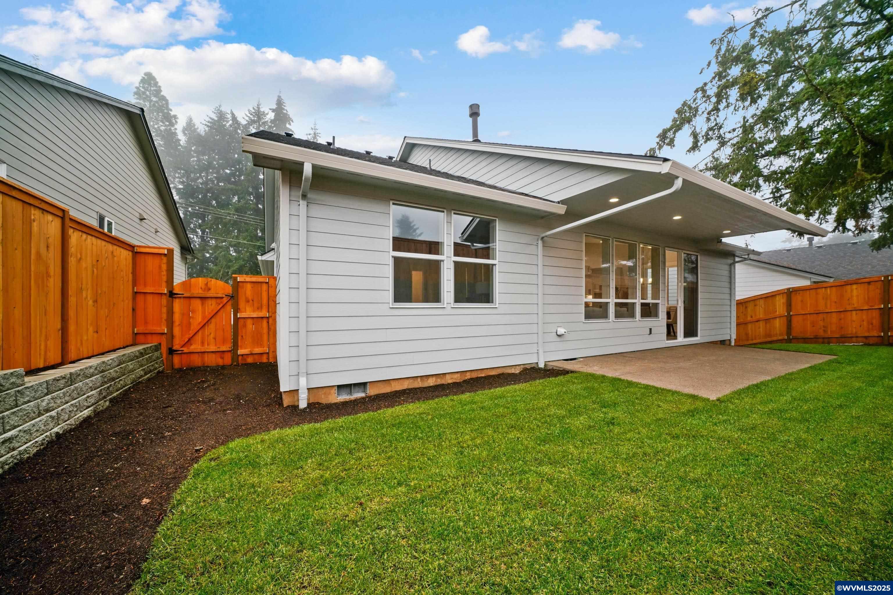 Salem, Oregon, 97306, United States, 3 Bedrooms Bedrooms, ,2 BathroomsBathrooms,Residential,For Sale,1856917