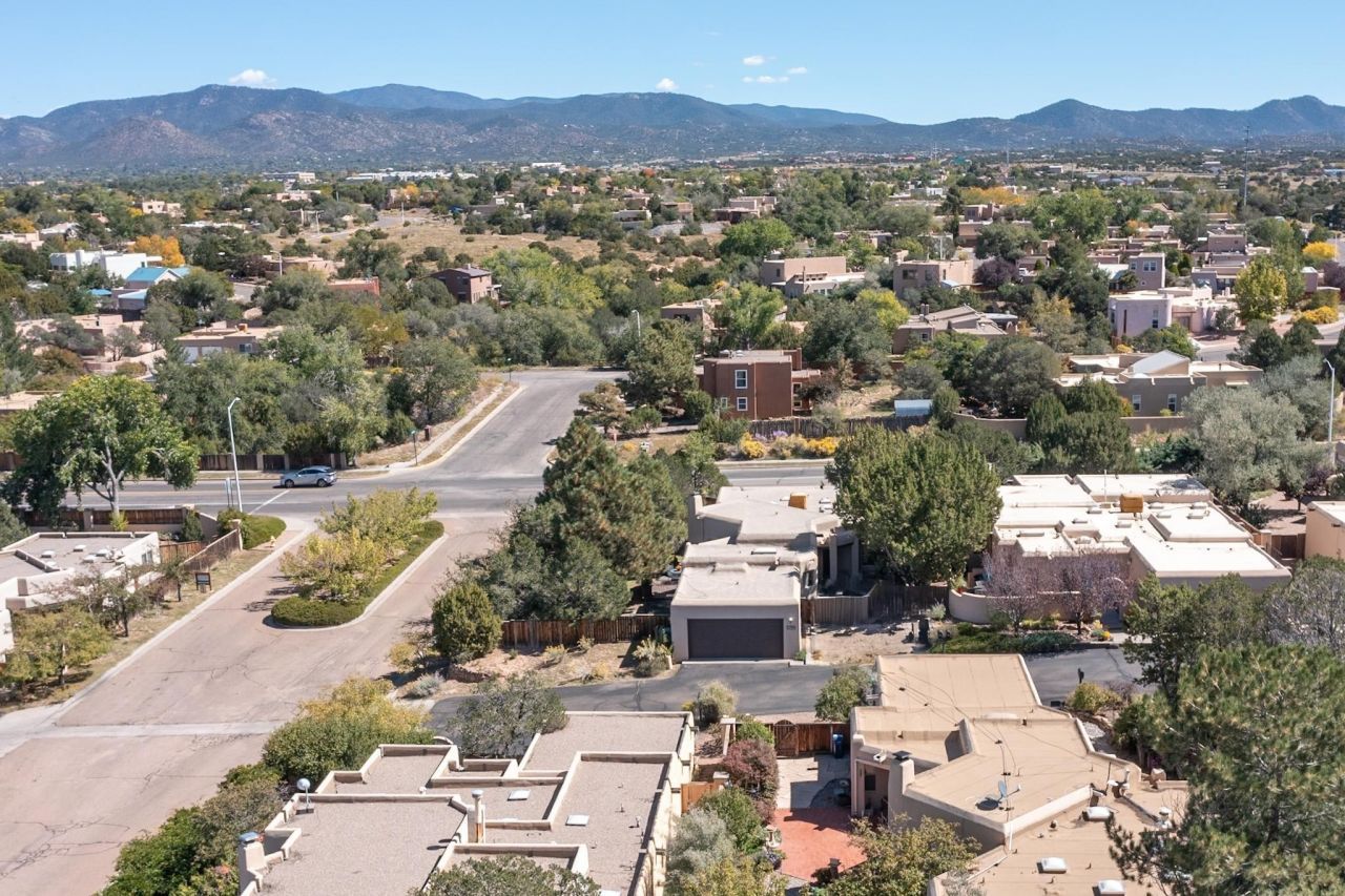 Santa Fe, New Mexico, 87507, United States, 3 Bedrooms Bedrooms, ,2 BathroomsBathrooms,Residential,For Sale,1955311
