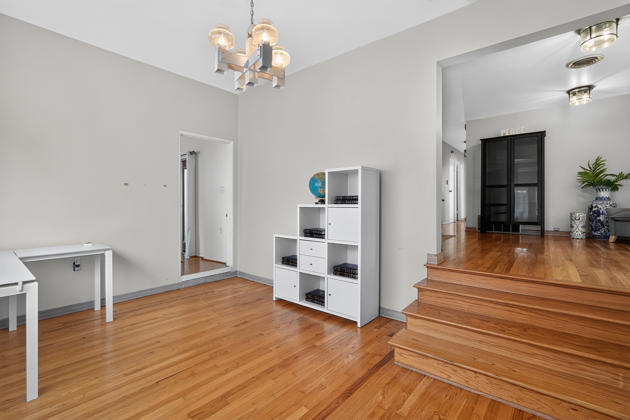  7615 Kittyhawk Avenue - 物件實景