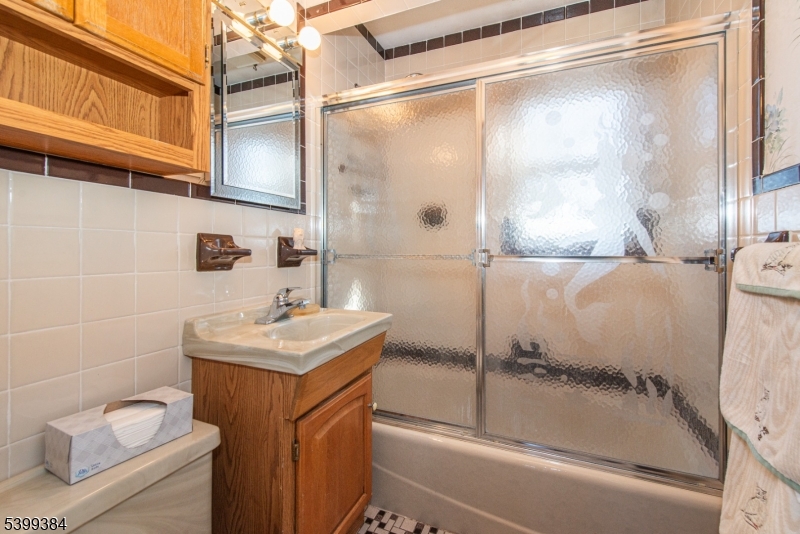 Wharton Boro, New Jersey, 07885, United States, 3 Bedrooms Bedrooms, ,2 BathroomsBathrooms,Residential,For Sale,2003282