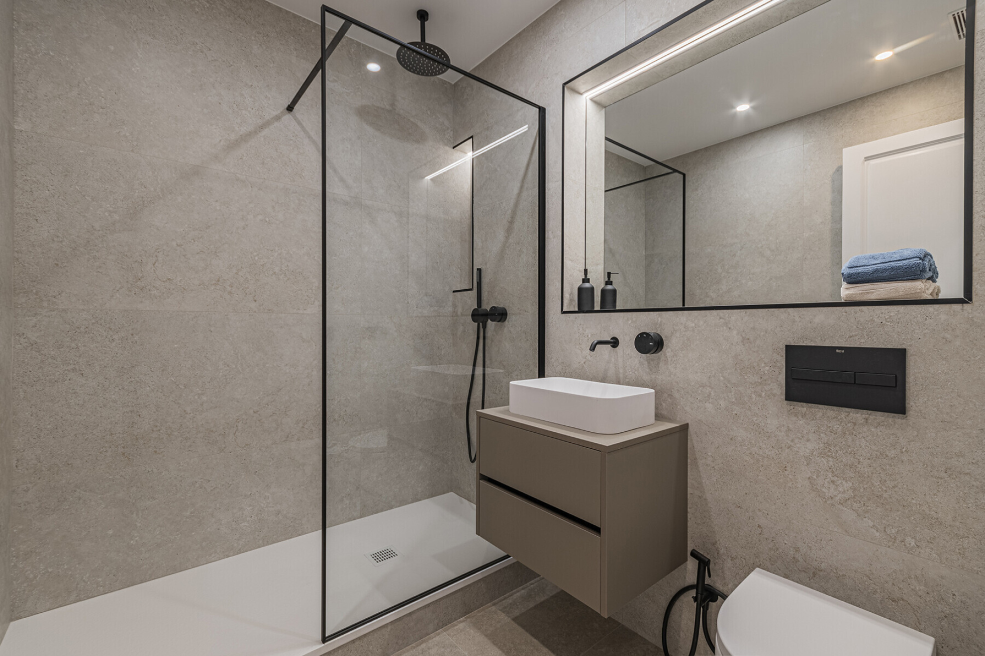  Exclusive brand new home in a regal estate on Mallorca Street - 物件實景