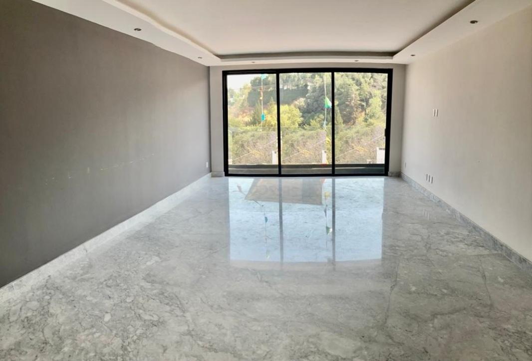 Fuente de Pir?mides, Naucalpan de Juárez, Estado de México, 53950, Mexico, 3 Bedrooms Bedrooms, ,3 BathroomsBathrooms,Residential,For Sale,Fuente de Pir?mides,1444000
