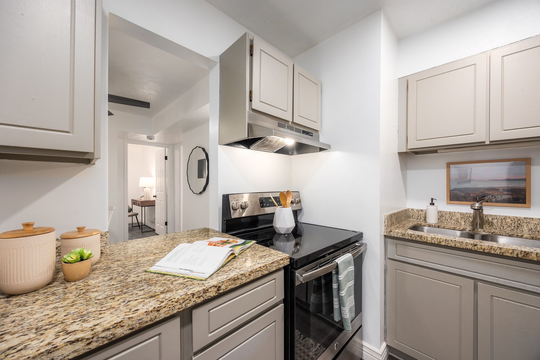  Darling Cozy Avenues Condo in Ideal Location - 物件實景