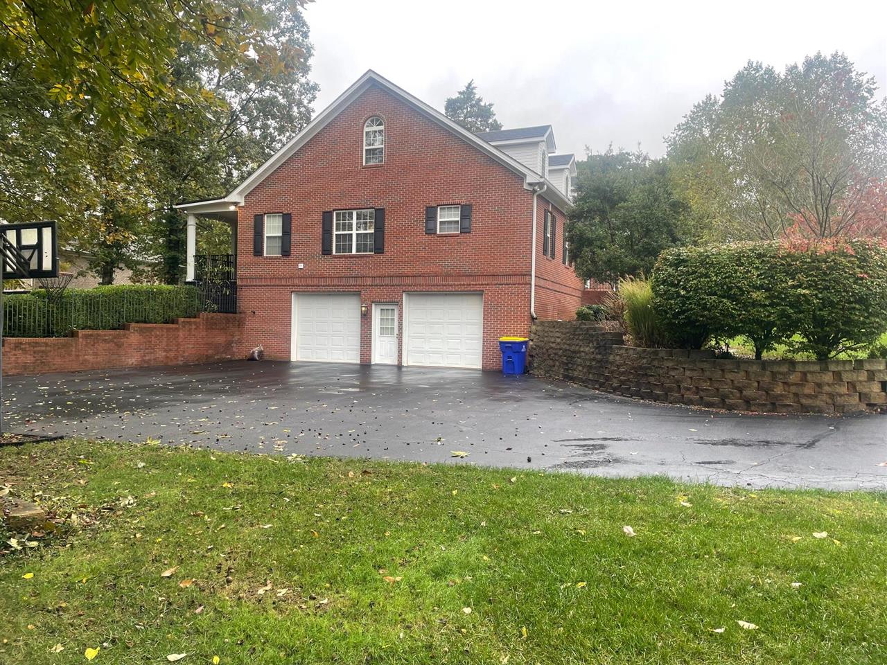 Bowling Green, Kentucky, 42104, United States, 4 Bedrooms Bedrooms, ,5 BathroomsBathrooms,Residential,For Sale,1971353