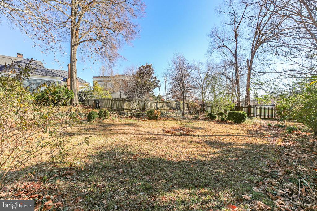 Fredericksburg, Virginia, 22401, United States, 4 Bedrooms Bedrooms, ,2 BathroomsBathrooms,Residential,For Sale,2001681