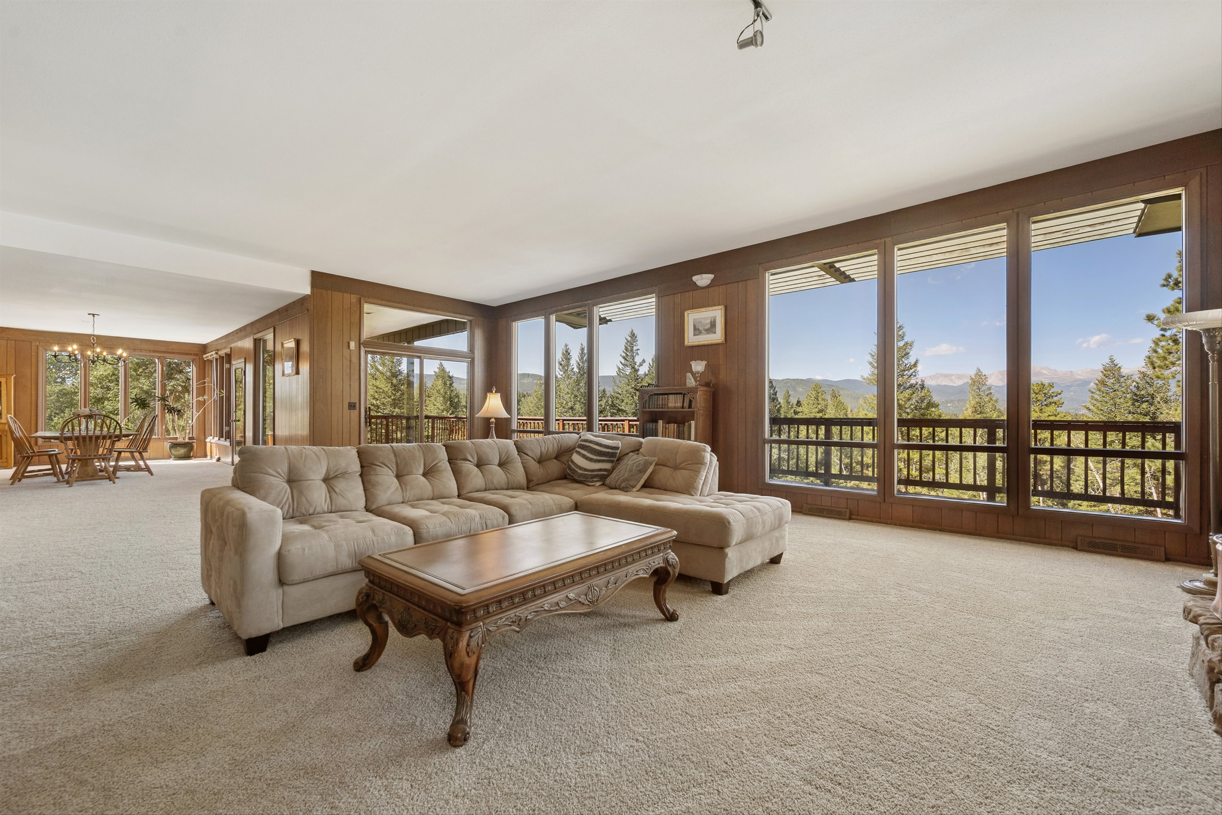  Custom Built Retreat with Panoramic Views on 8.7 Acres Next to Open Space - 物件實景