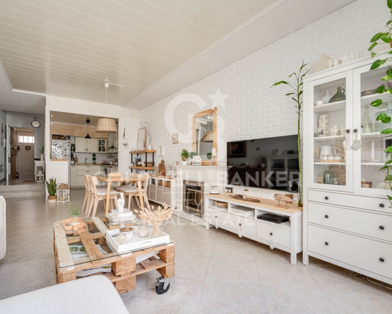 Barcelona, Sabadell, Gr?cia Barcelona, Sabadell, G, Sabadell, Catalonia, ES, 4 Bedrooms Bedrooms, ,2 BathroomsBathrooms,Residential,For Sale,Barcelona, Sabadell, Gr?cia Barcelona, Sabadell, G,1590769