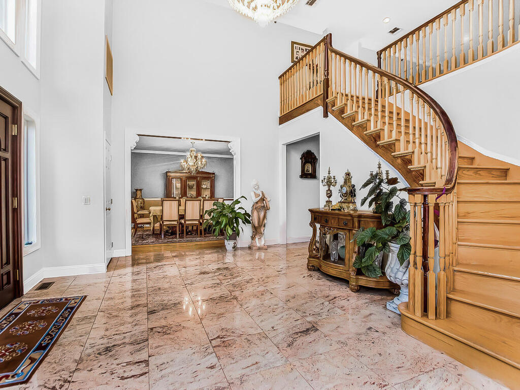 Scarsdale, New York, 10583, United States, 5 Bedrooms Bedrooms, ,6 BathroomsBathrooms,Residential,For Sale,1974207