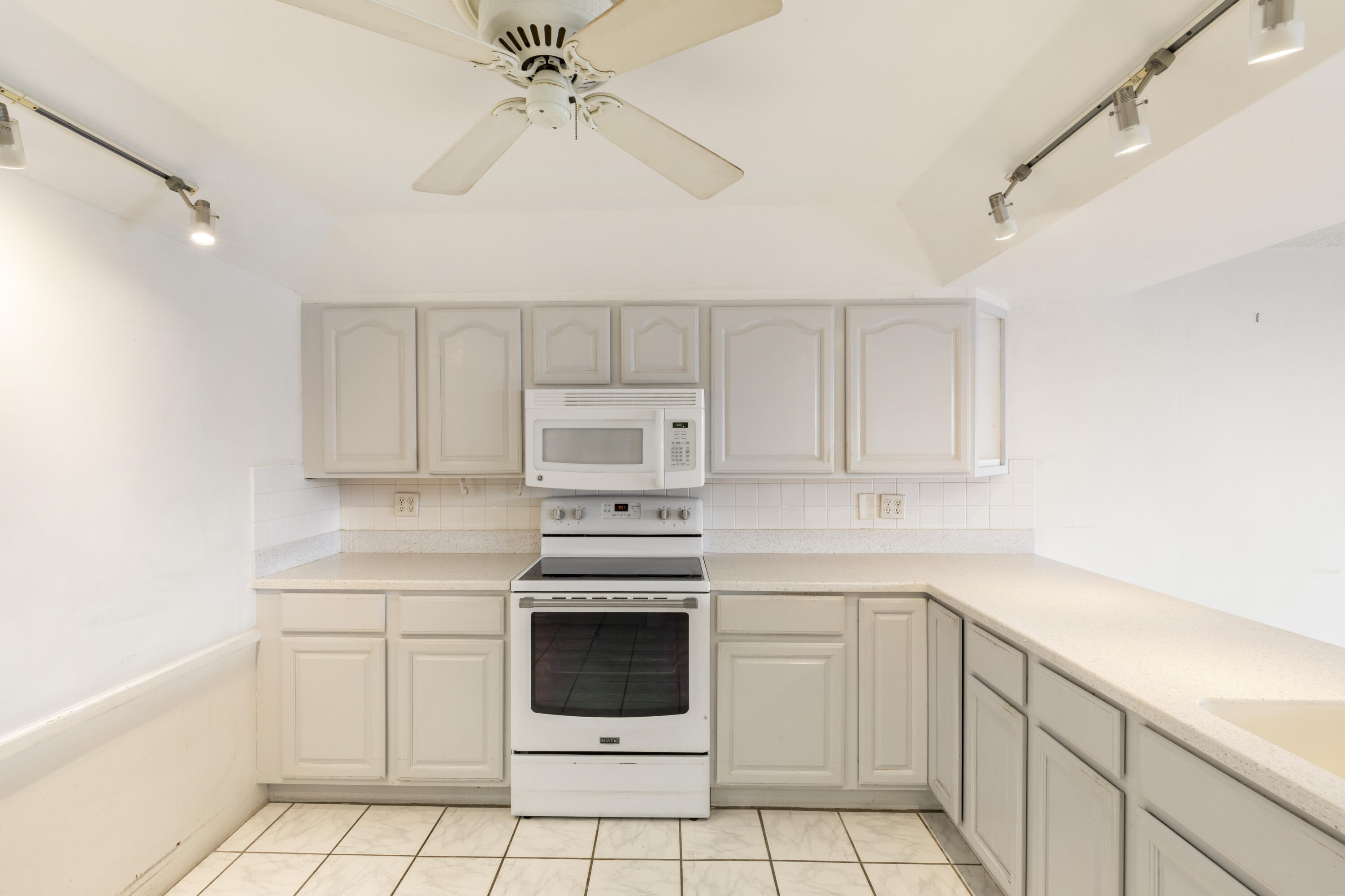KEY WEST, Florida, 33040, United States, 2 Bedrooms Bedrooms, ,2 BathroomsBathrooms,Residential,For Sale,1821203