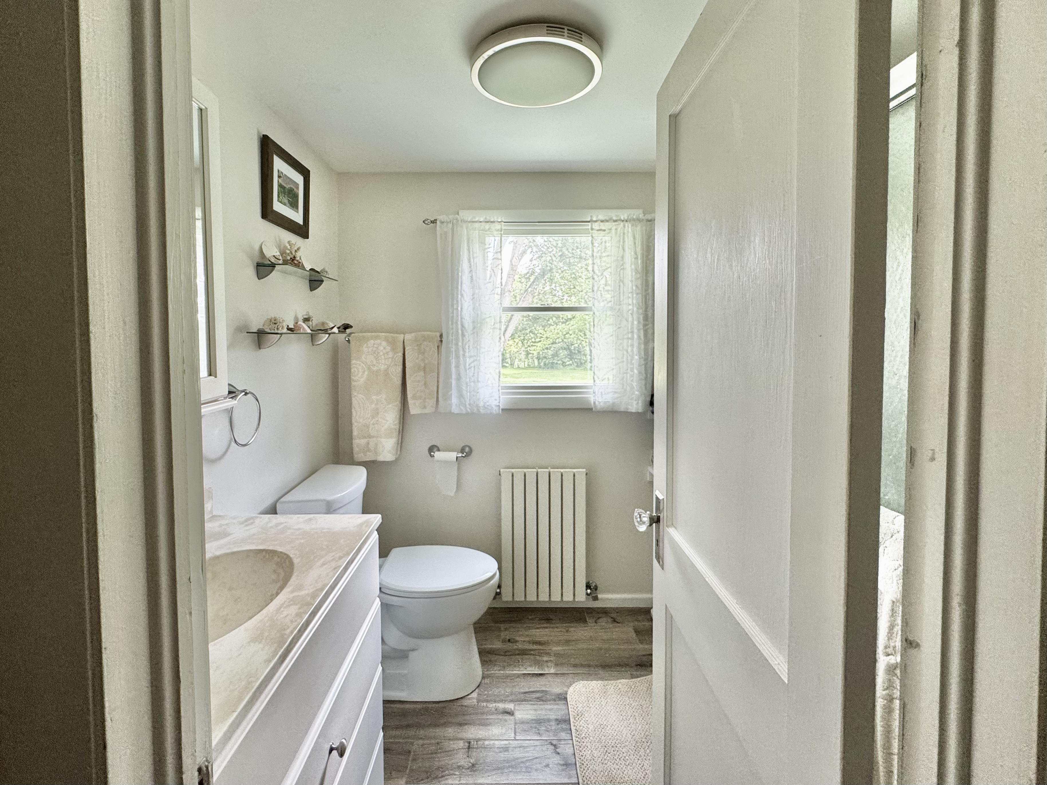 Catskill, New York, 12414, United States, 6 Bedrooms Bedrooms, ,3 BathroomsBathrooms,Residential,For Sale,1983582