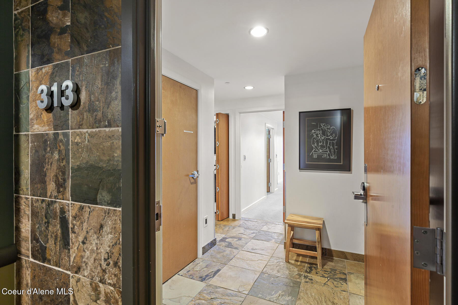 Coeur d'Alene, Idaho, 83814, United States, 2 Bedrooms Bedrooms, ,2 BathroomsBathrooms,Residential,For Sale,2007822