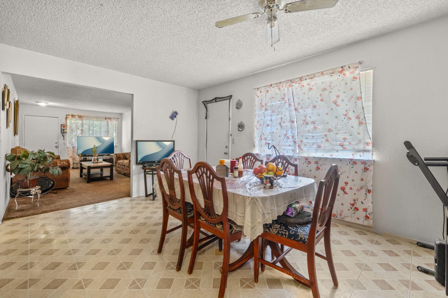 North Highlands, California, 95660, United States, ,Residential,For Sale,1941580