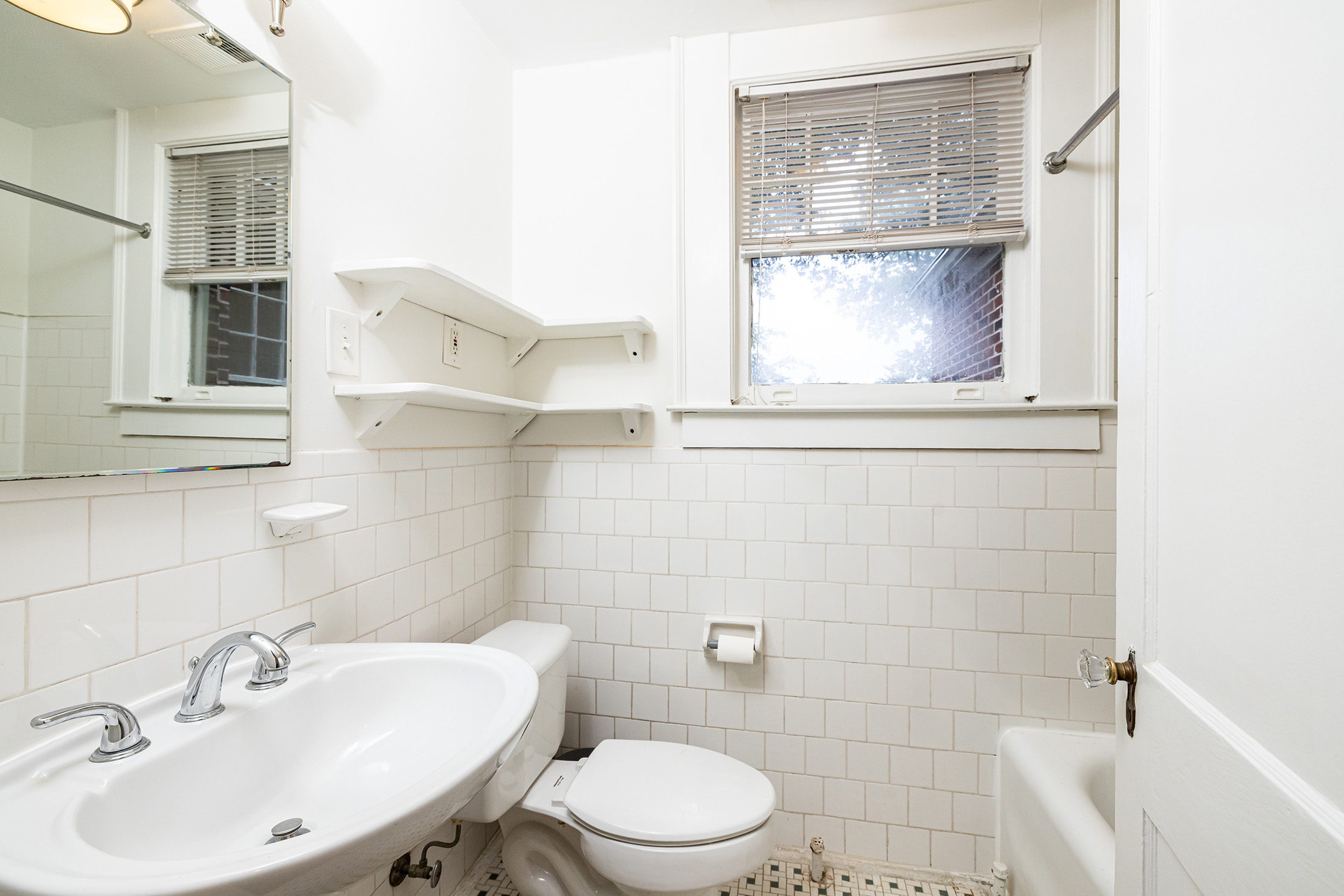  Distinctive Morningside Home with Separate Guest Residence - 物件實景