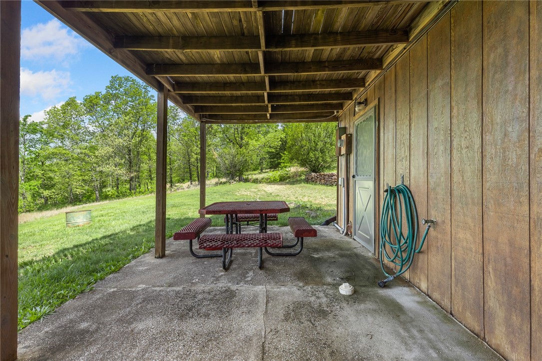 Compton, Arkansas, 72624, United States, 5 Bedrooms Bedrooms, ,3 BathroomsBathrooms,Residential,For Sale,1805954