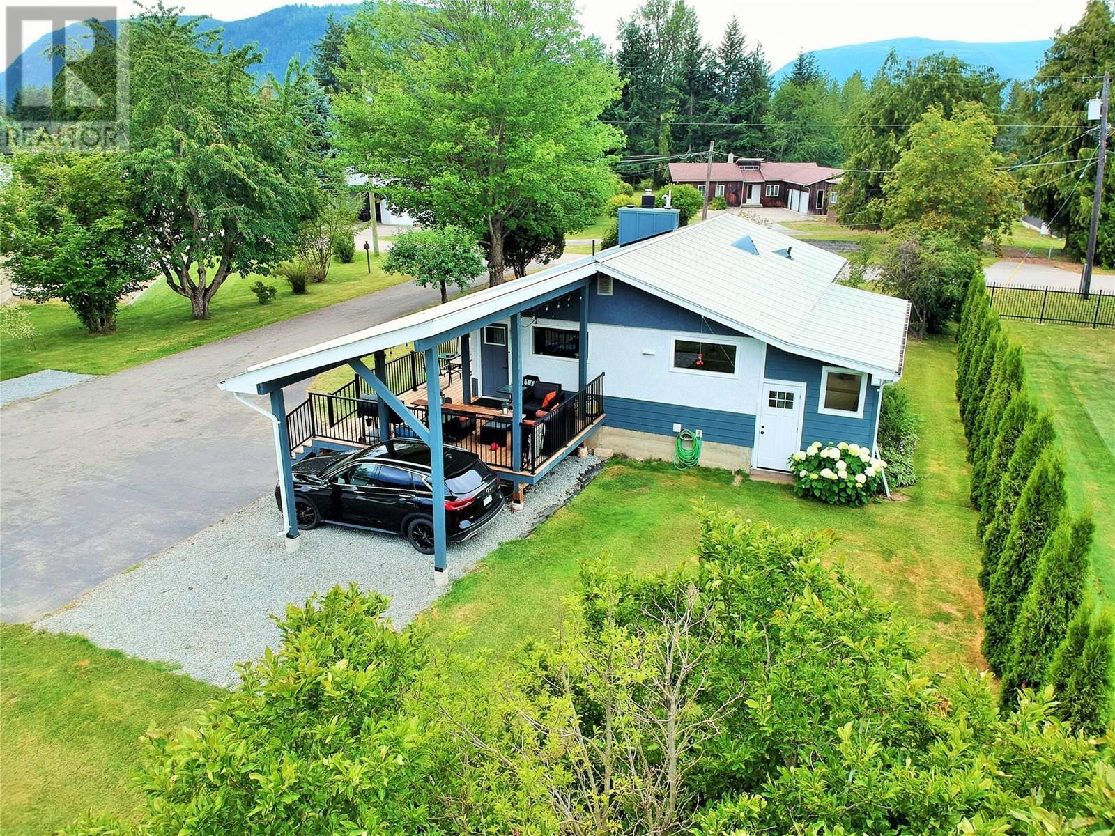 SICAMOUS, British Columbia, V0E 2V4, CA, 3 Bedrooms Bedrooms, ,2 BathroomsBathrooms,Residential,For Sale,1903862