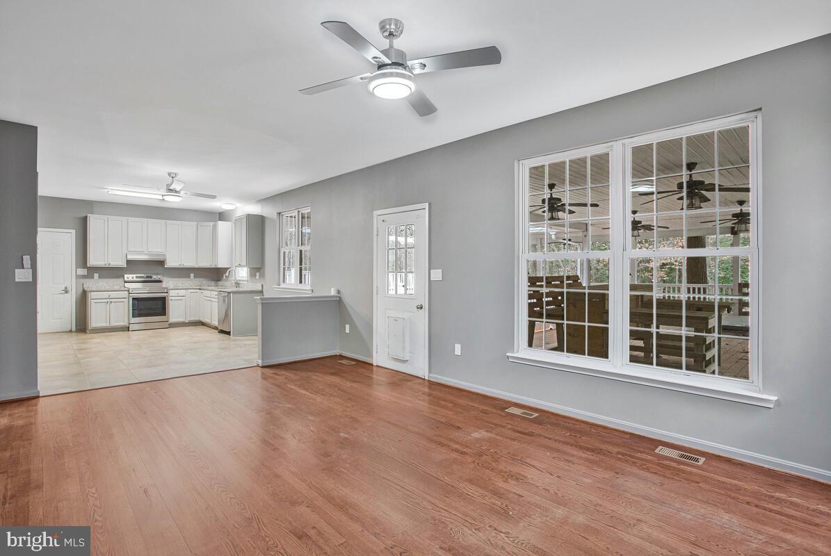 Port Republic, Maryland, 20676, United States, 5 Bedrooms Bedrooms, ,4 BathroomsBathrooms,Residential,For Sale,2005879