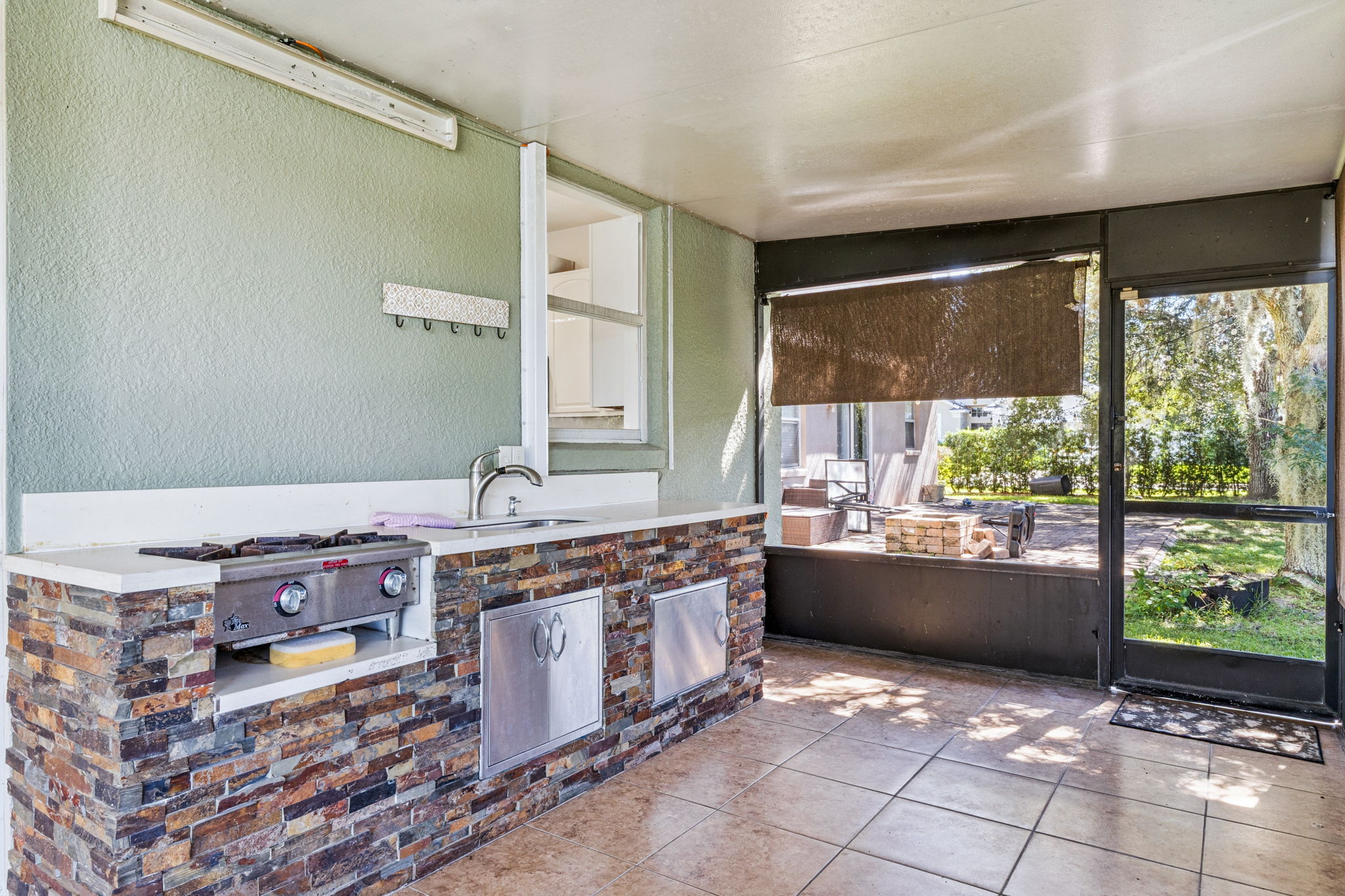 Orlando, Florida, 32825, United States, 5 Bedrooms Bedrooms, ,4 BathroomsBathrooms,Residential,For Sale,1980757